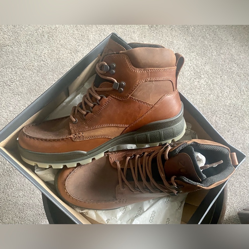 NIB NWT ECCO Mens Track 25 Hiking Boots 10-10.5